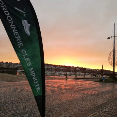 où me trouver ? Vous saurez facilement où me trouver grâce à mon fanion floqué La Cordonnerie de Marie.